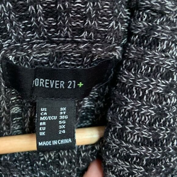 F21 Cropped Turtle-Neck Sweater - Picture 3 of 5